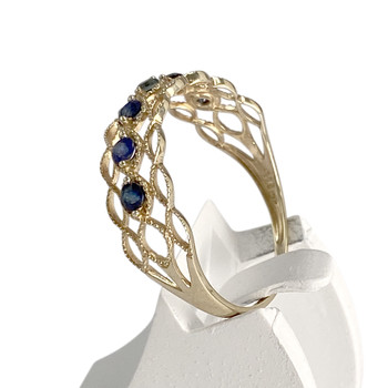Pre-owned 14K yellow gold ring with sapphires