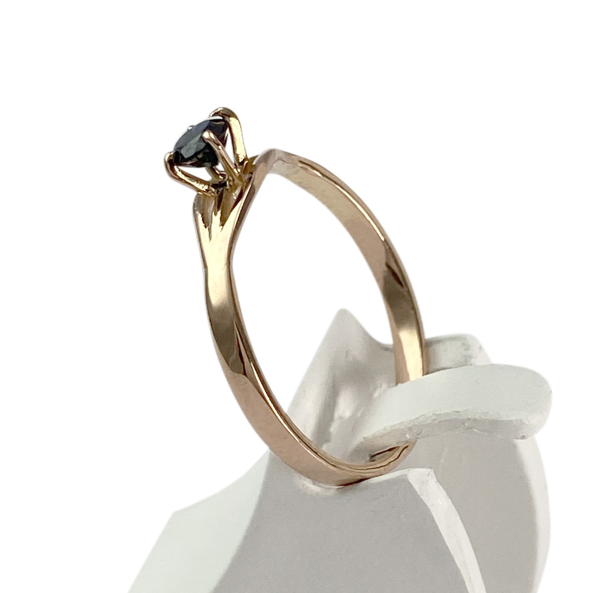 Second-hand gold 750 yellow sapphire ring - view 2