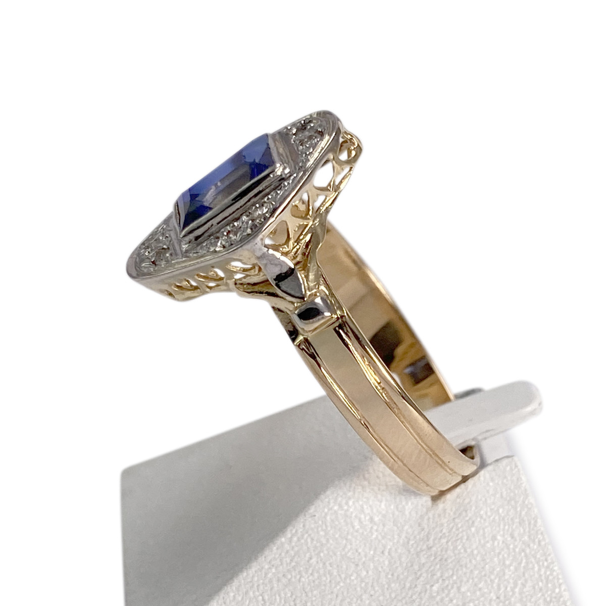 Bague d'occasion 2 ors 750 saphir synthétique, diamants - vue 2
