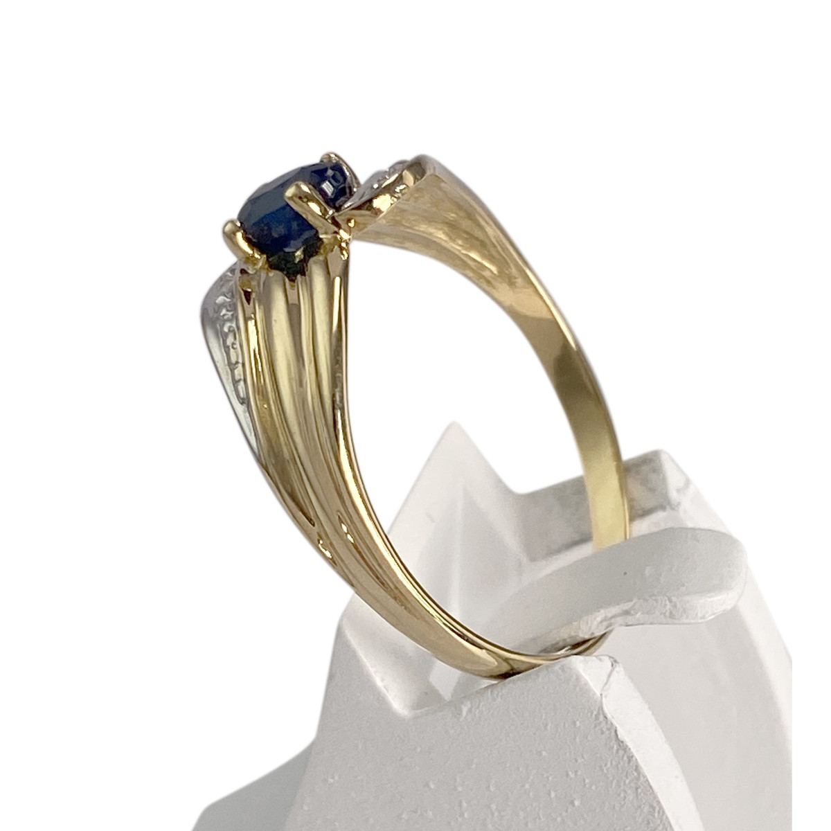 Bague d'occasion  or 750 2 tons saphir, diamants - vue 2