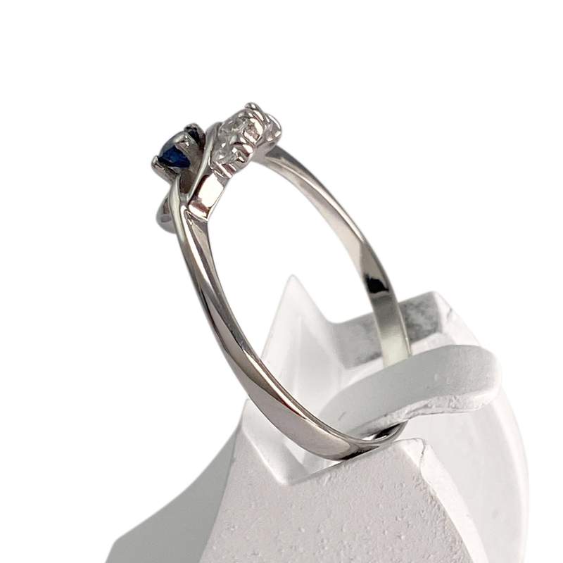 Bague d'occasion or 750 blanc saphir zirconias - vue 2