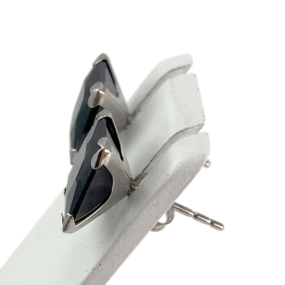 Boucles d'oreilles d'occasion or 375 blanc pierres synthétiques - vue 2