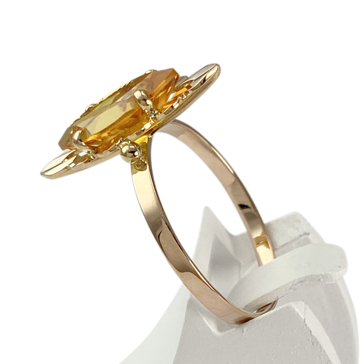 Bague d'occasion or 750 jaune corindon synthetique - vue 2