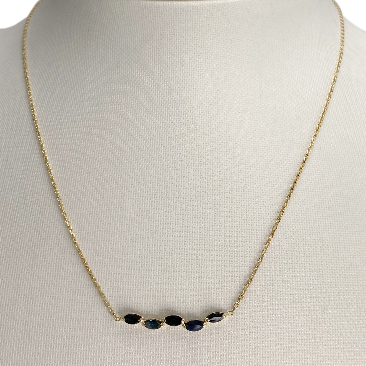 Collier d'occasion or 750 jaune maille forcat saphirs - vue 2