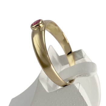 Second-hand gold 750 yellow ruby ring