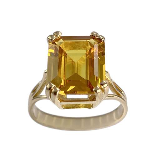 Bague d'occasion or 750 jaune corindon synthétique
