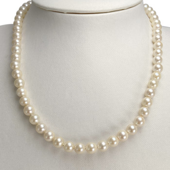 Tweedehands halsketting van 750 geelgoud met gekweekte parels