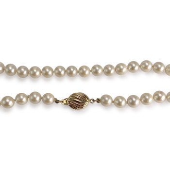 Tweedehands halsketting van 750 geelgoud met gekweekte parels