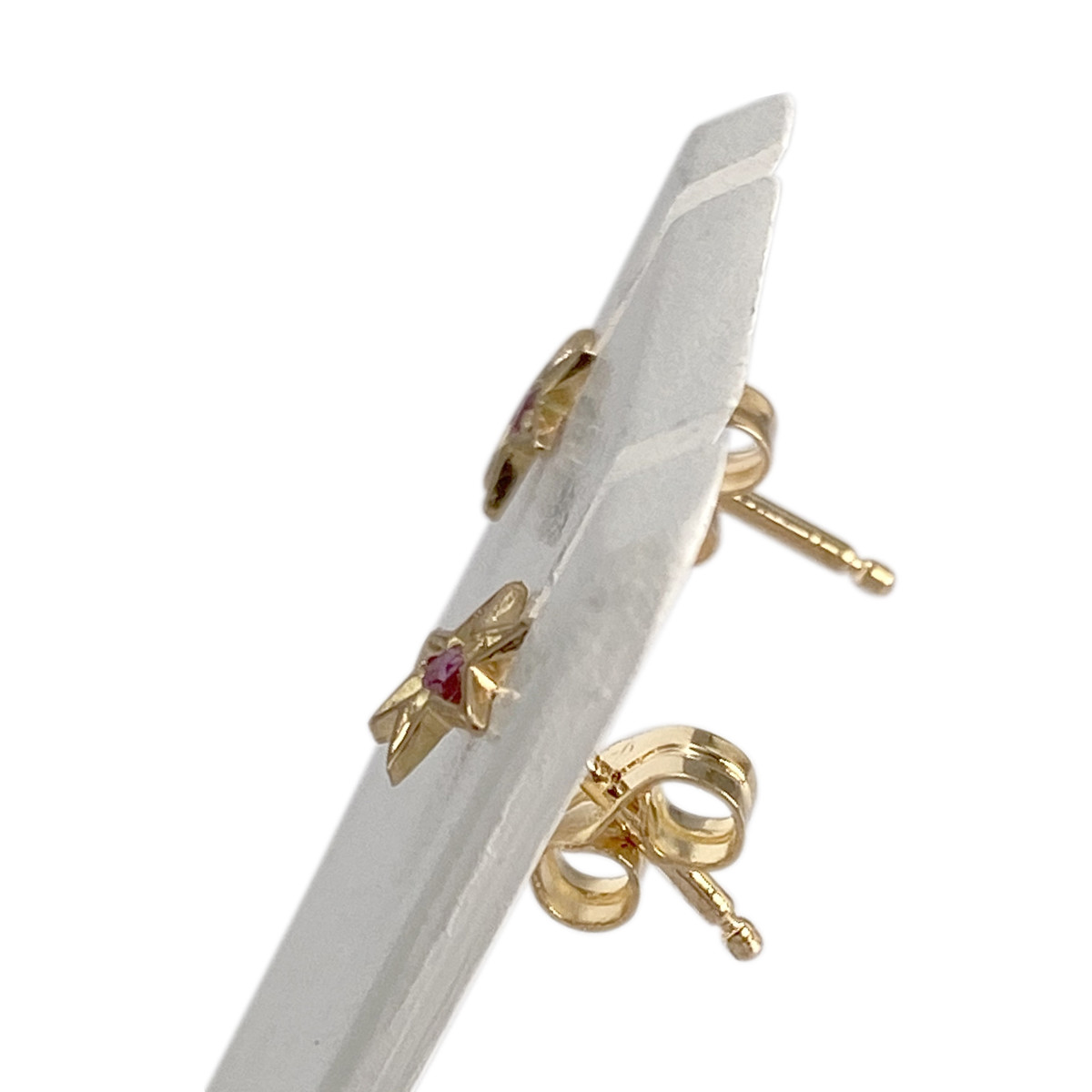 Boucles d'oreilles d'occasion or 750 jaune rubis - vue 2
