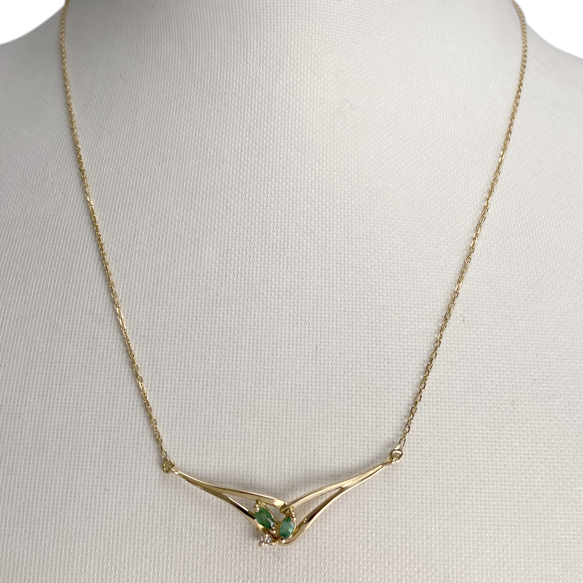 Collier d'occasion or 750 jaune diamant émeraudes - vue 2