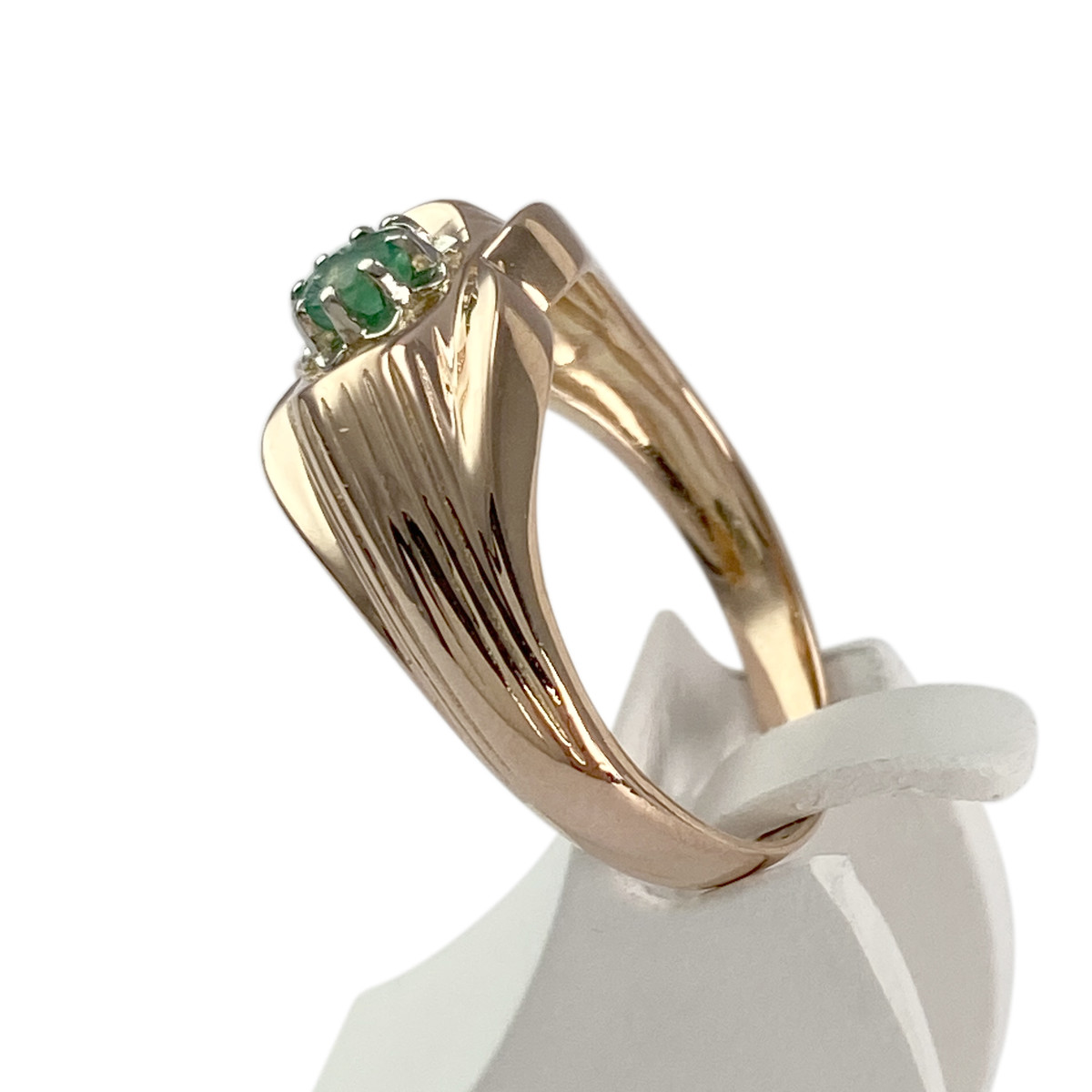 Tweedehands goud 750 2 toon smaragd ring - bekijk 2