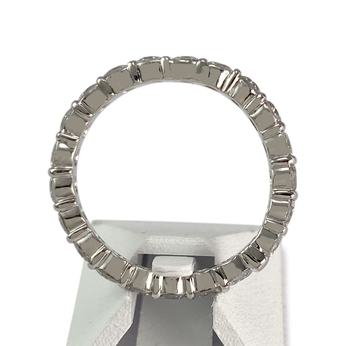 Tweedehands gouden ring 750 witte diamanten - bekijk 3.