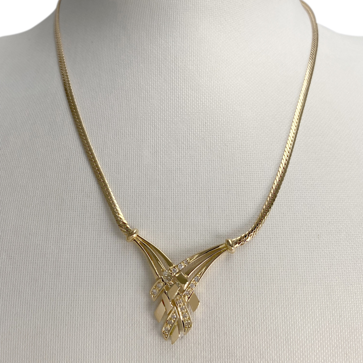 Collier d'occasion or 750 jaune maille anglaise diamants - vue 2