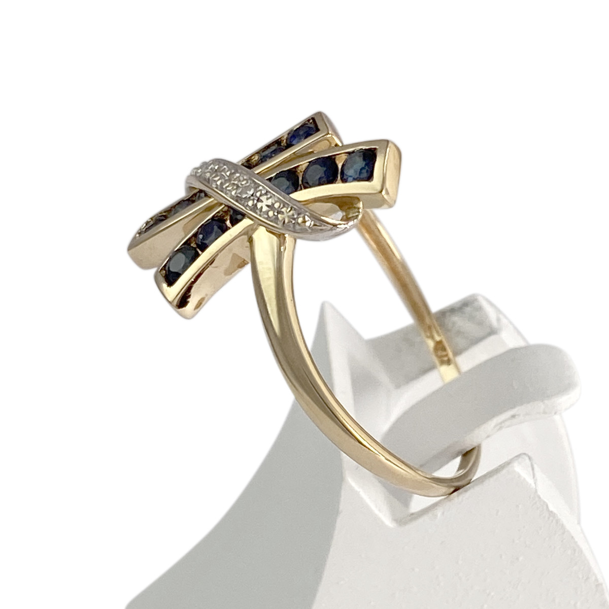 Bague d'occasion  or 750 2 tons diamants saphirs - vue 2