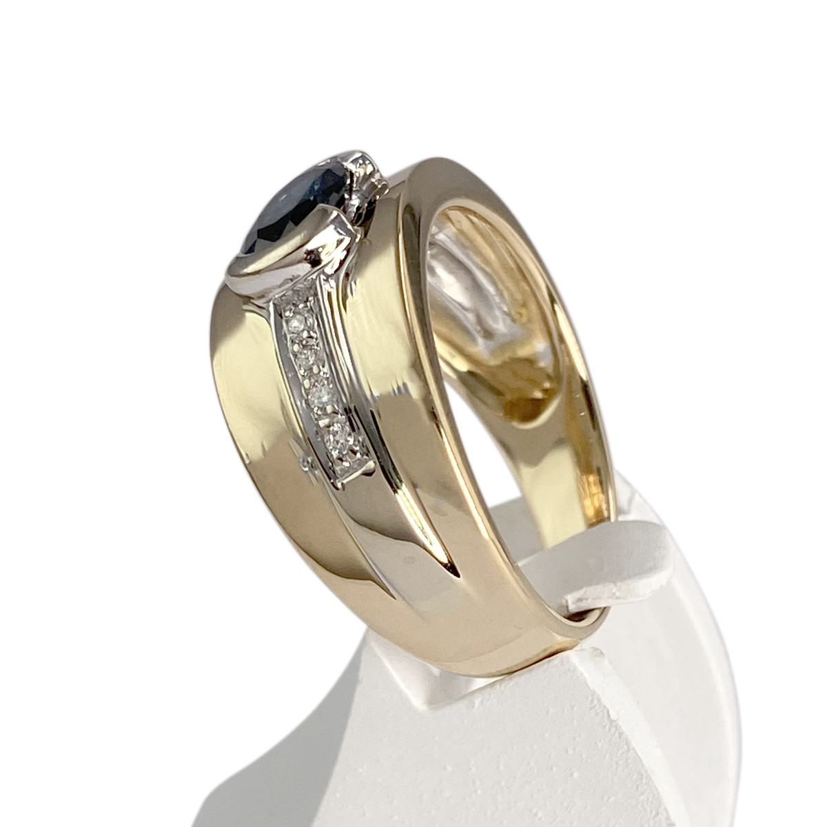 Bague d'occasion 2 ors 750 saphir diamants - vue 2