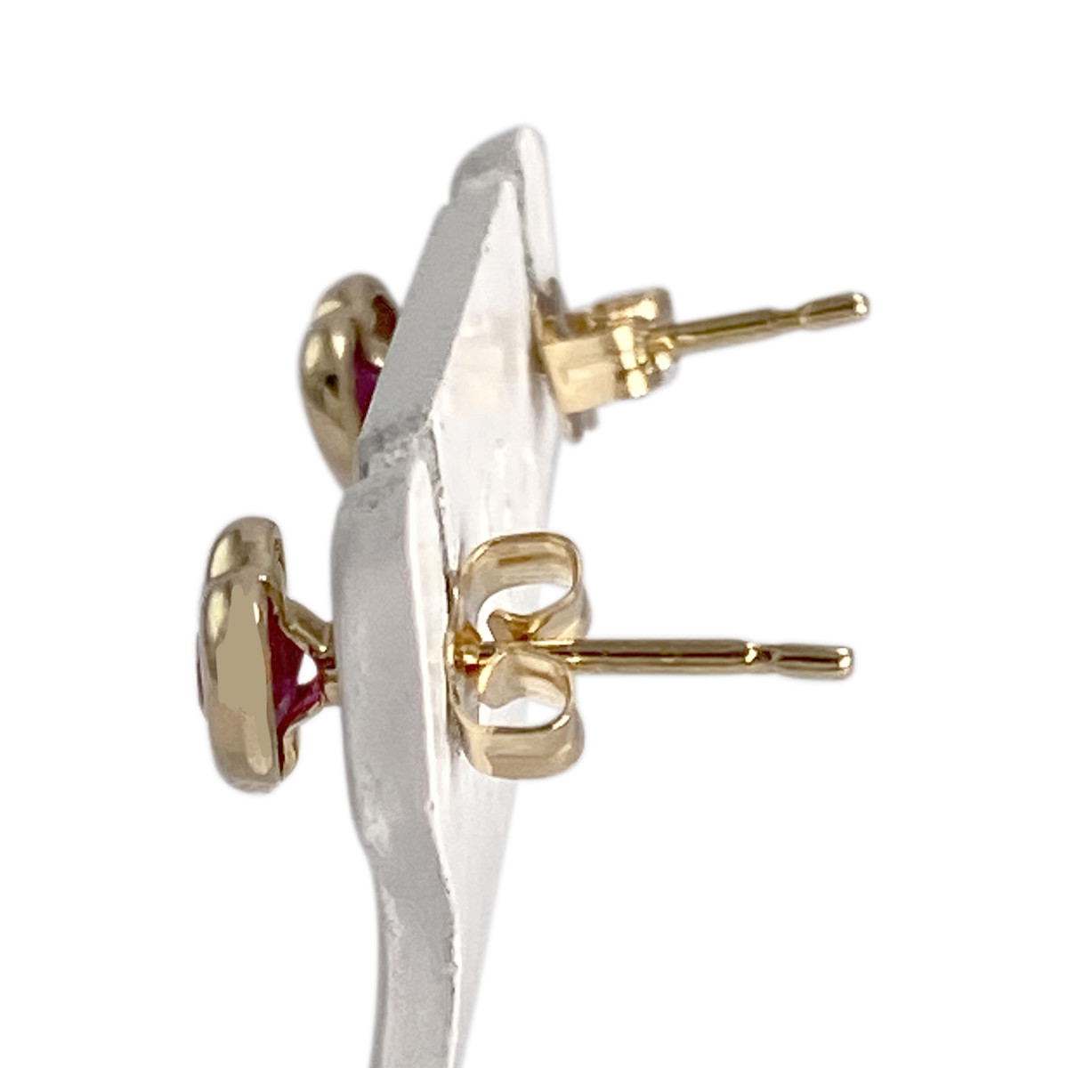 Boucles d'oreilles d'occasion or 750 jaune coeur rubis - vue 2