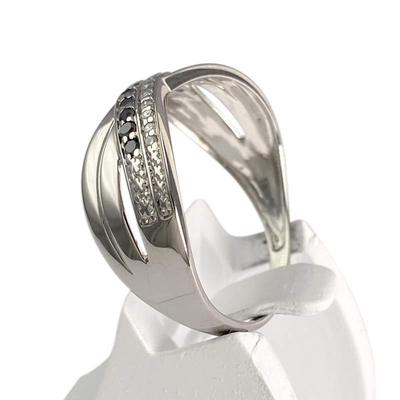 Bague d'occasion or 375 blanc diamants et diamants noir - vue 2