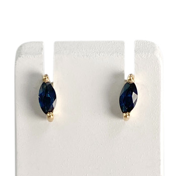 Pre-owned 750 yellow gold sapphire earrings