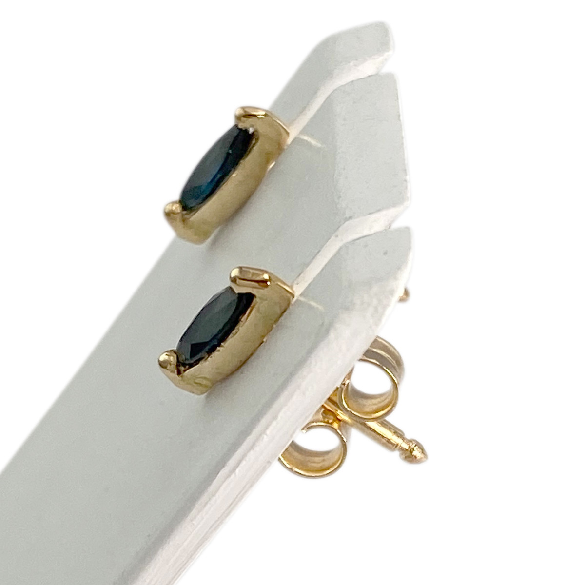 Boucles d'oreilles d'occasion or 750 jaune saphir - vue 2