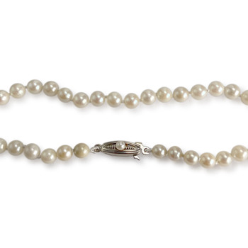Collier d'occasion or 750 blanc perles de culture du japon