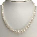 Tweedehands ketting van 750 geelgoud met gekweekte parel, 42 cm - afbeelding 2