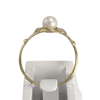 Tweekleurige ring van 750 goud met gekweekte parel