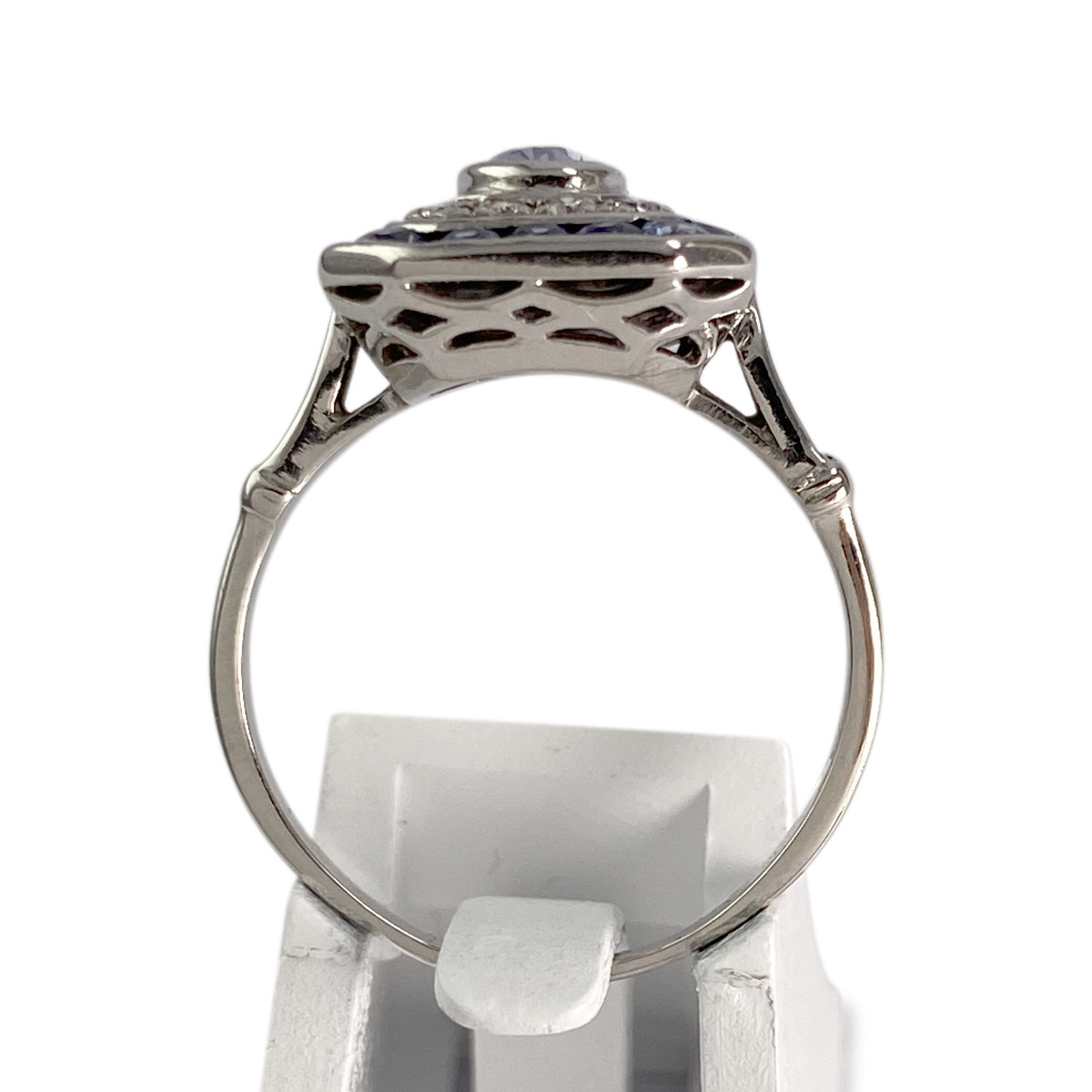 Bague d'occasion or 750 blanc diamants et saphirs - vue 3