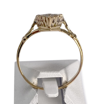 Pre-owned 750 gold ring with marquise-cut diamonds