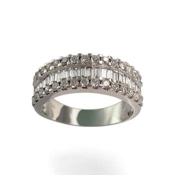 Tweedehands gouden 750 witte diamanten ring