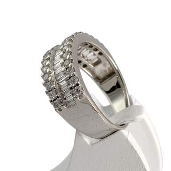 Tweedehands gouden 750 witte diamanten ring