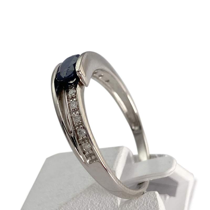 Bague d'occasion or 375 blanc diamants et saphir - vue 2