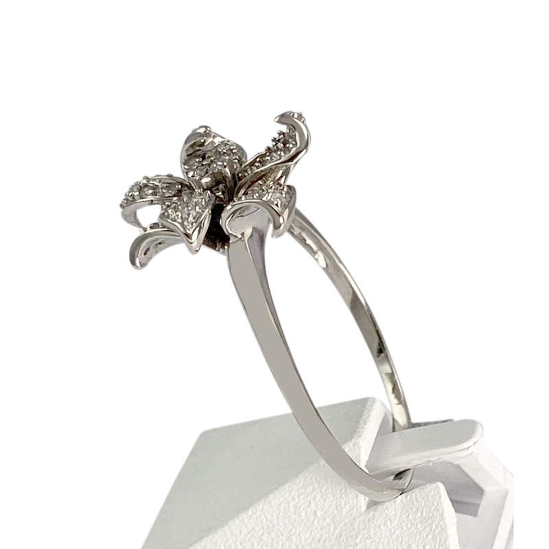 Bague d'occasion or 750 blanc fleur diamants - vue 2