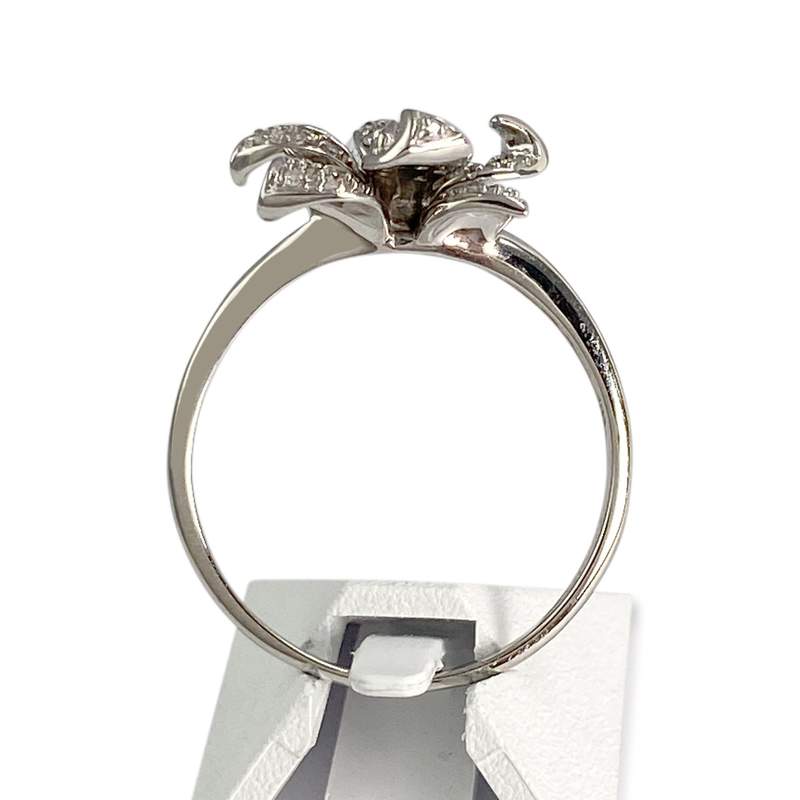 Bague d'occasion or 750 blanc fleur diamants - vue 3
