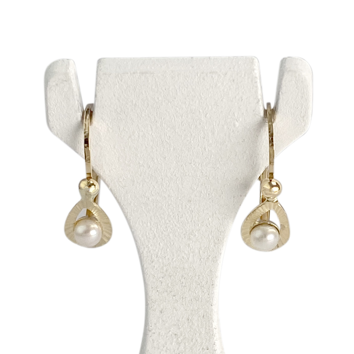 Tweedehands oorbellen in goud 750 gele gekweekte parels