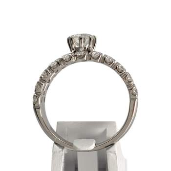 Tweedehands goud 750 witte diamanten ring