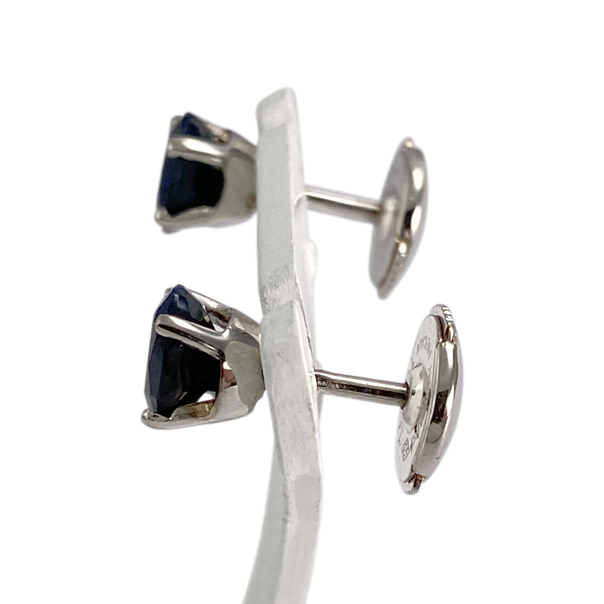 Boucles d'oreilles d'occasion or 750 blanc saphirs - vue 2