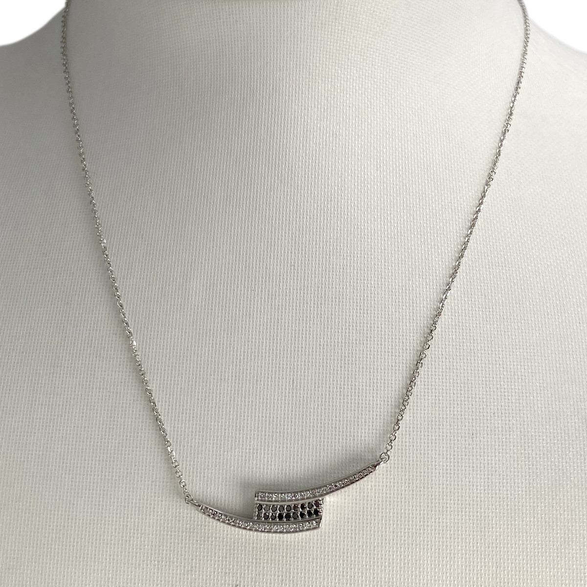 Collier d'occasion or 750 blanc maille forcat diamant noir diamant - vue 2