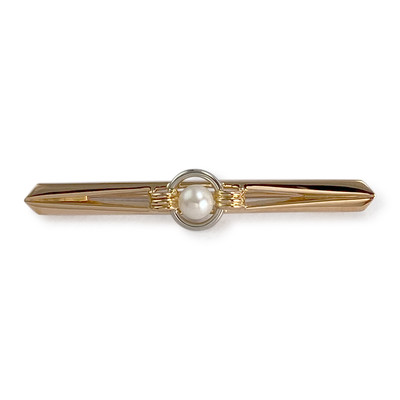 Pre-owned 750 two-tone gold brooch with a cultured pearl
