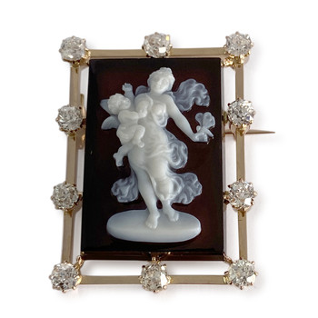 Tweedehands broche van 750 geelgoud met diamant en camee