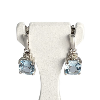 Boucles d'oreilles d'occasion or 375 blanc diamants topazes sky blue traitées