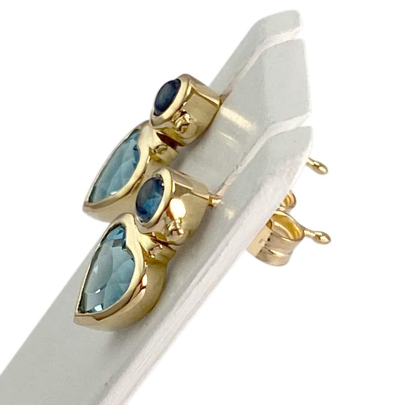 Boucles d'oreilles d'occasion or 750 jaune topazes bleues traitées et saphirs - vue 2
