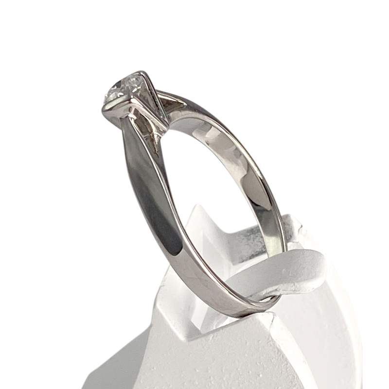 Solitaire d'occasion or 750 blanc diamant - vue 2