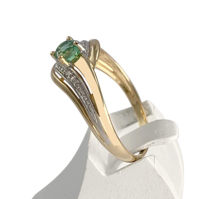 Bague d'occasion  or 2 tons 750 émeraude diamant - vue 2