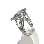 Bague d'occasion or 750 blanc topaze traitée sky blue diamant - vue 2