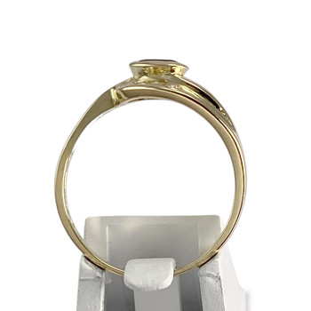 Tweedehands ring van 750 geelgoud met zirkonia’s en saffier