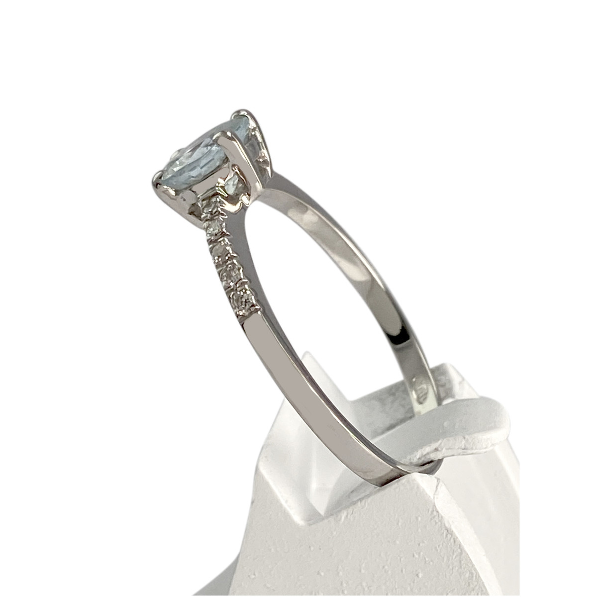Bague d'occasion or 750 blanc diamants et aigue marine - vue 2