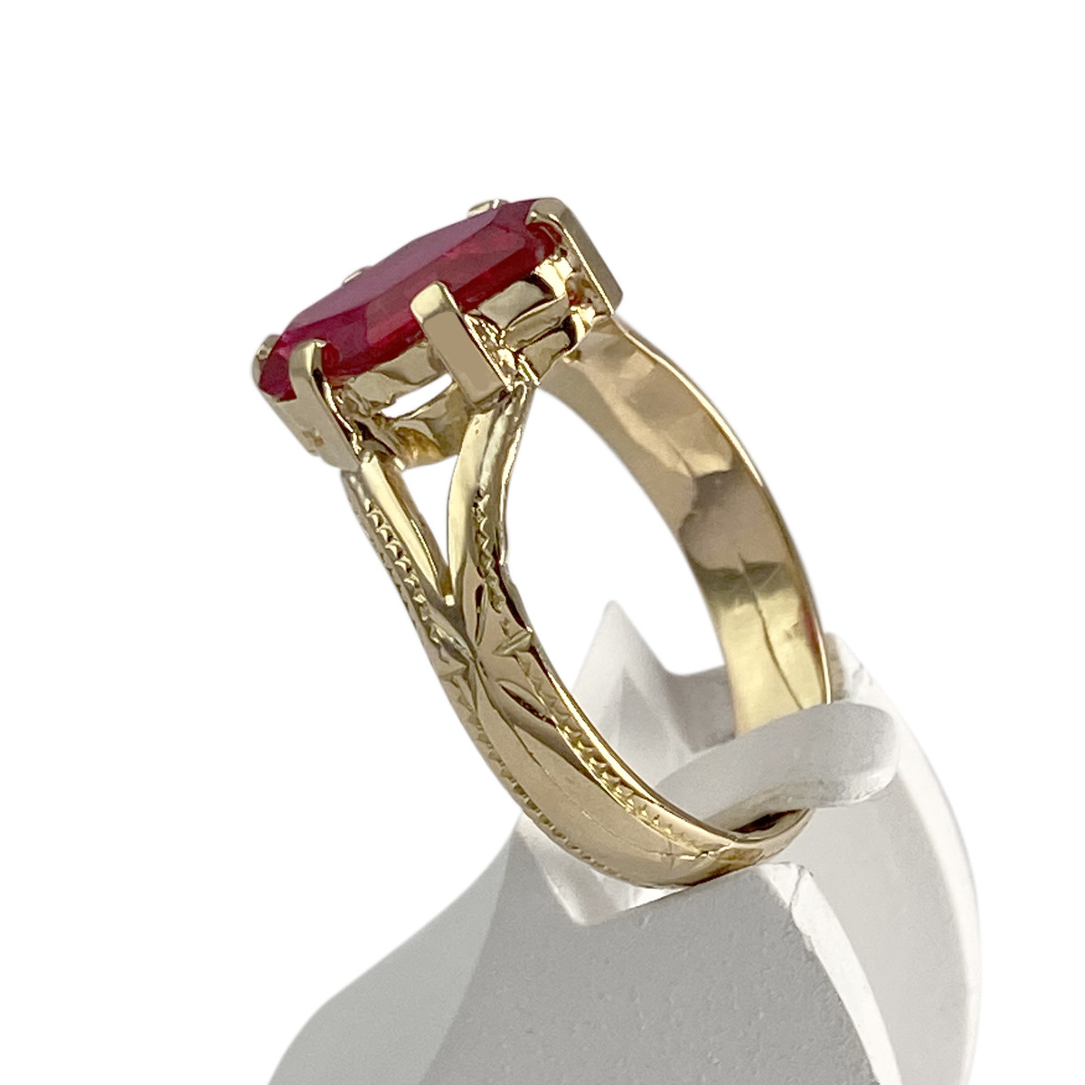 Bague d'occasion or 750 jaune rubis synthetique - vue 2