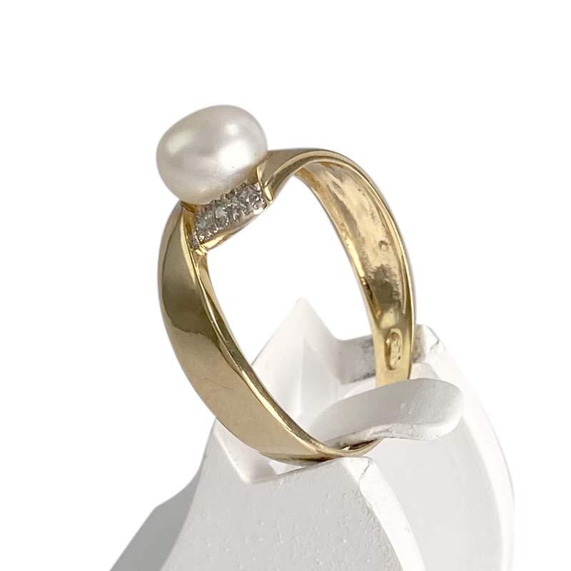 Bague d'occasion  or 750 2 tons diamants et perle de culture de Chine - vue 2
