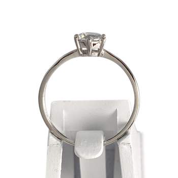 Tweedehands solitaire ring van 750 witgoud met zirkonia