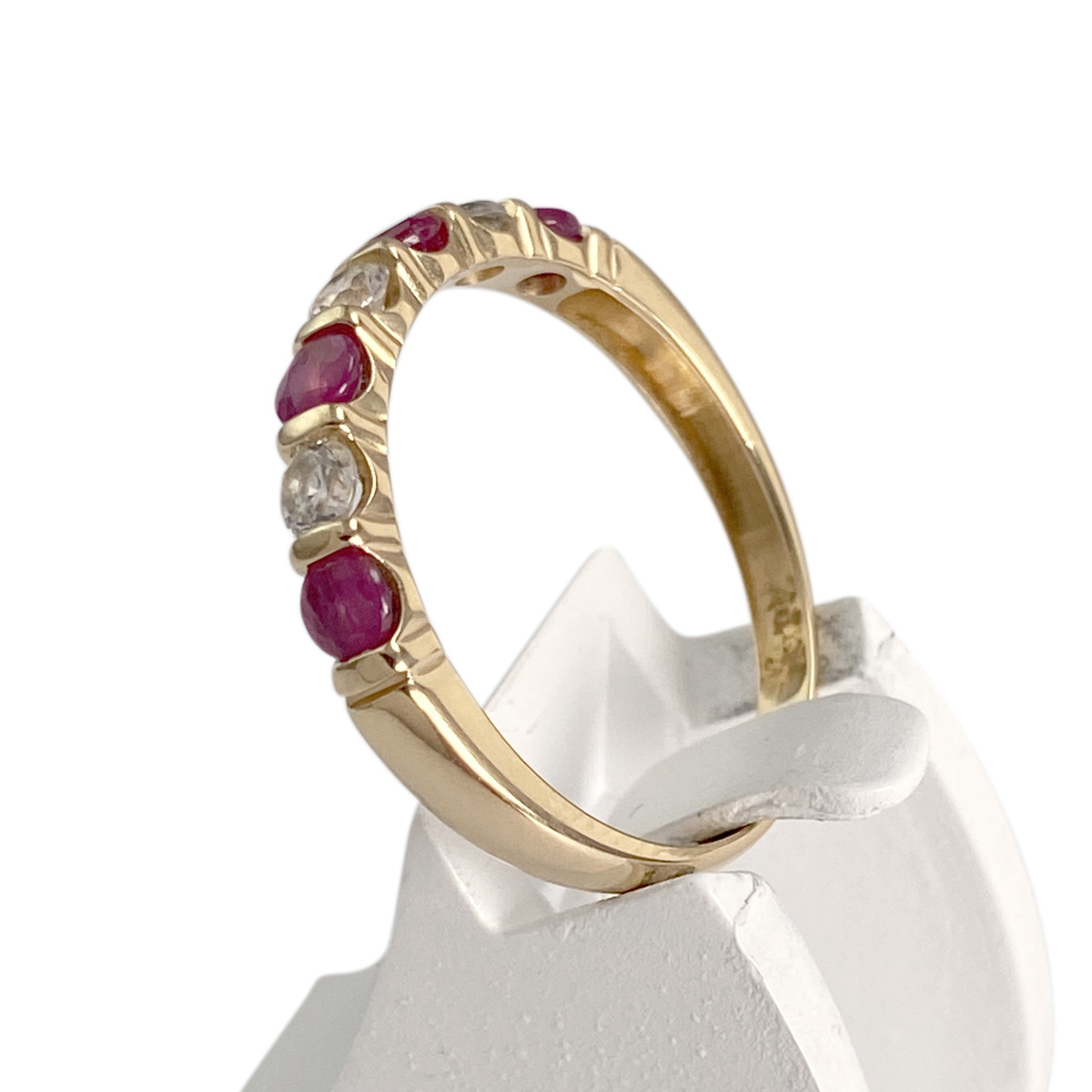 Bague d'occasion or 750 jaune rubiszirconias - vue 2